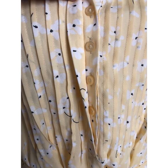 Ann Taylor Petite Women's XLP Floral Pin Tuck Flutter Sleeve Pop-Over Top Yellow - Picture 3 of 7